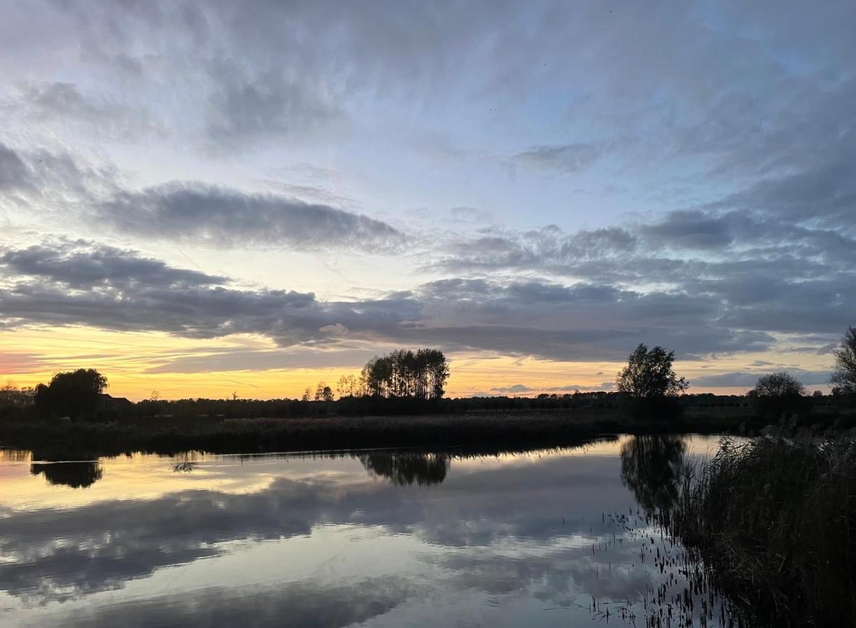 Artistiek Vakantiehuisje Hulst Esterno foto